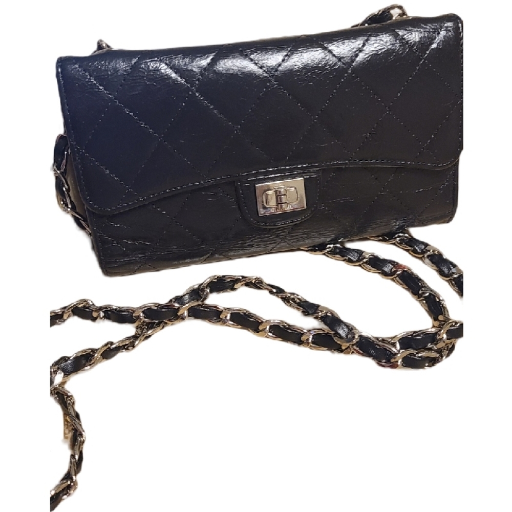 CHANEL Malatess Tri fold